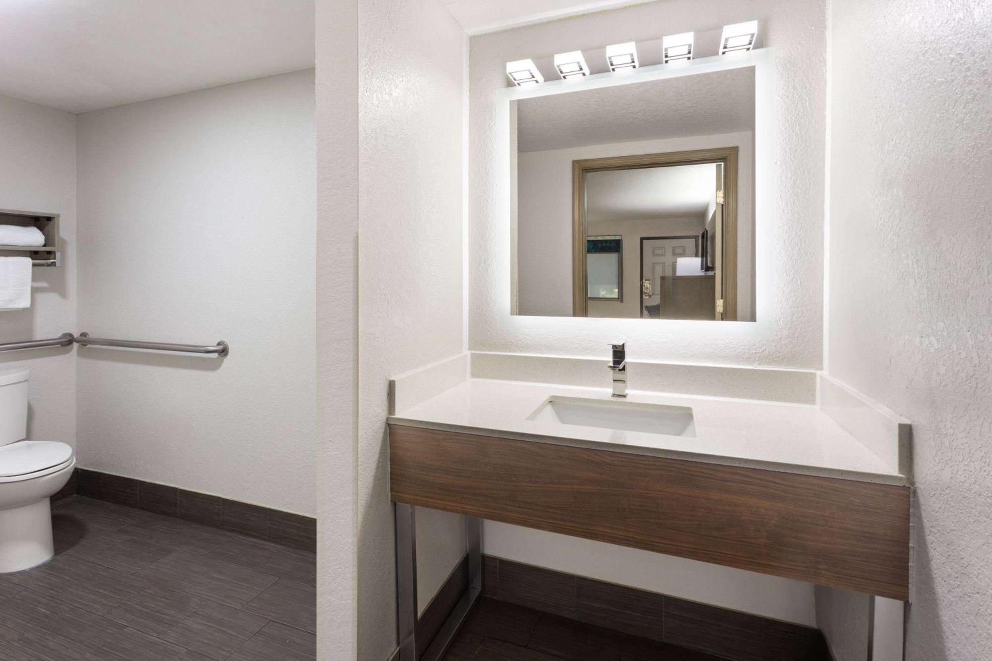 Super 8 by Wyndham Prattville Montgomery Eksteriør bilde