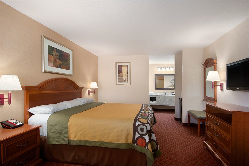 Super 8 by Wyndham Prattville Montgomery Eksteriør bilde